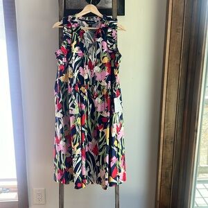 Maggie London Sleeveless V-neck Floral Dress